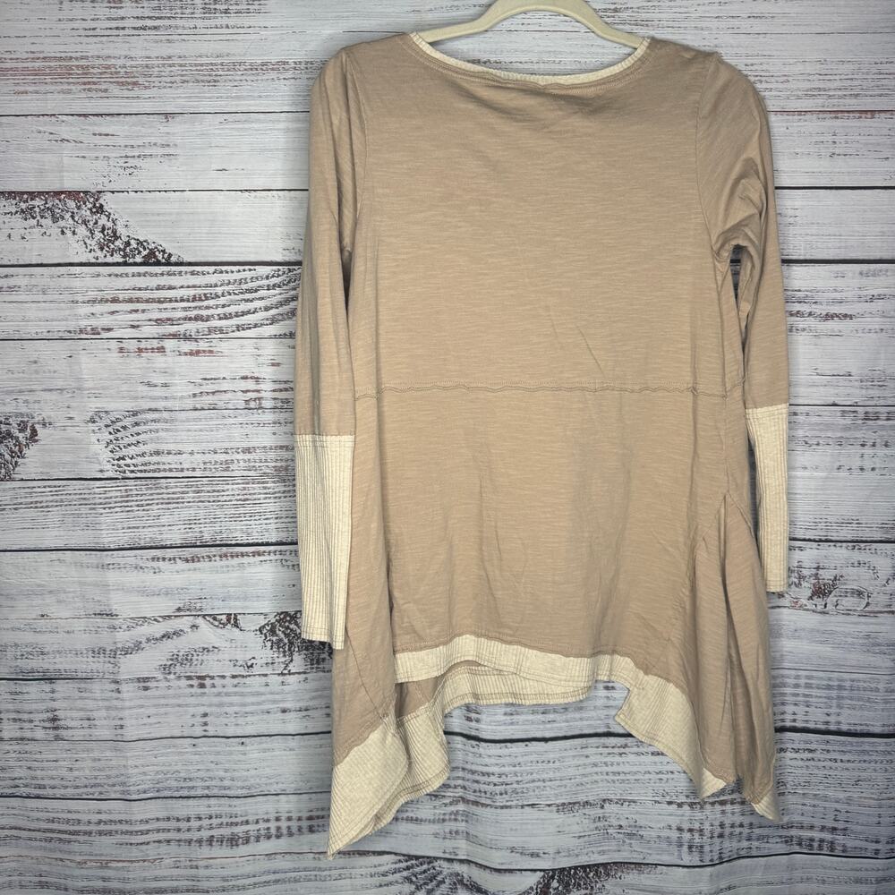 Sundance Tan Long Sleeve Shark Bite Hem Lace Detail Top XS - Picture 3 of 3